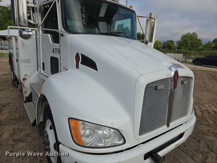 image for item DU7954 2015 Kenworth T370 digger derrick truck