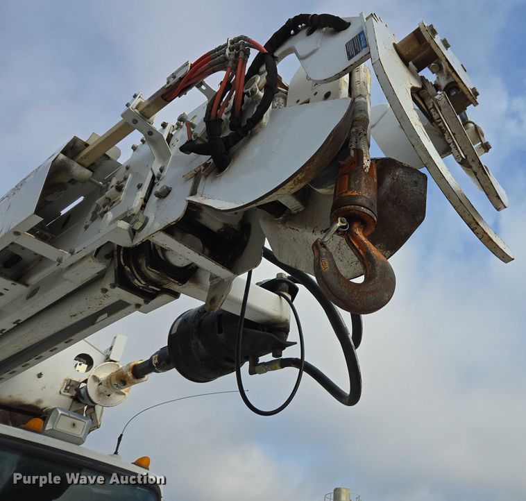 image for item DU7954 2015 Kenworth T370 digger derrick truck