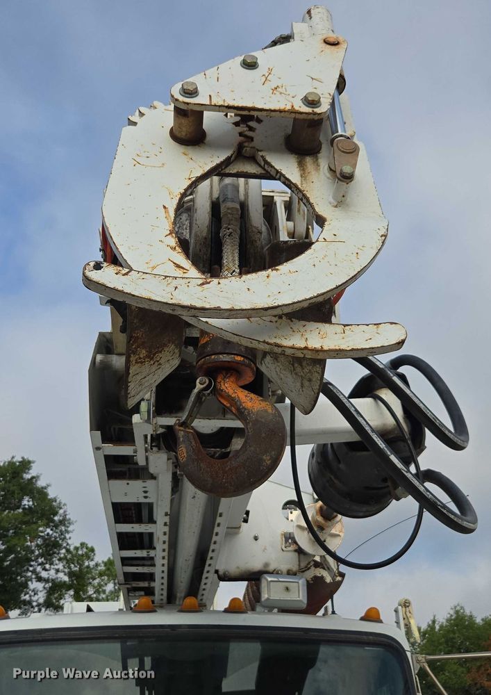 image for item DU7954 2015 Kenworth T370 digger derrick truck