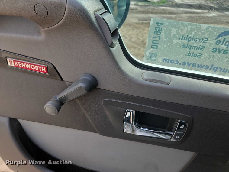 image for item DU7954 2015 Kenworth T370 digger derrick truck