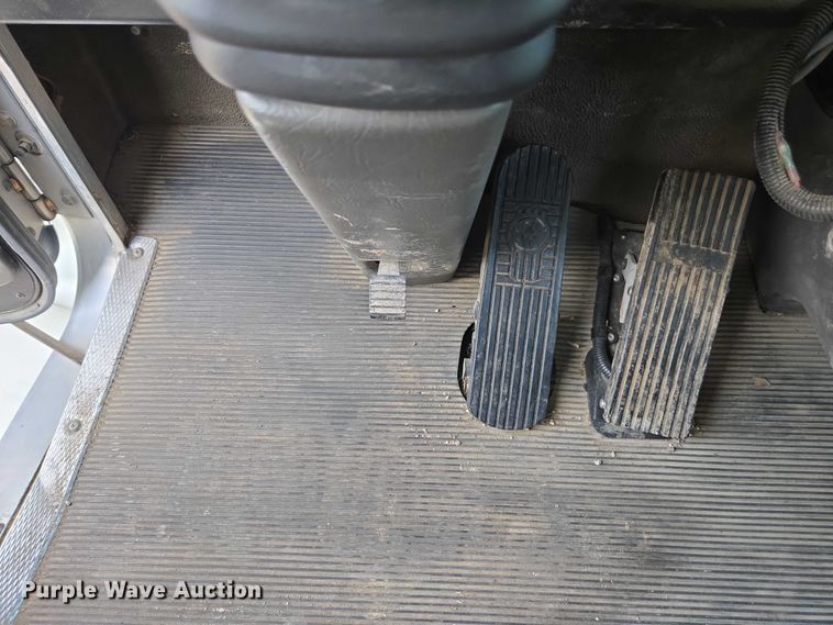 image for item DU7954 2015 Kenworth T370 digger derrick truck