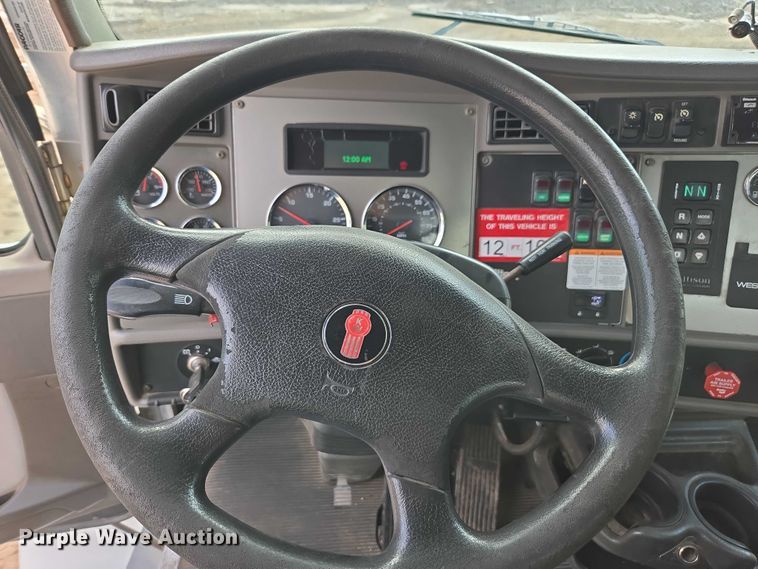 image for item DU7954 2015 Kenworth T370 digger derrick truck