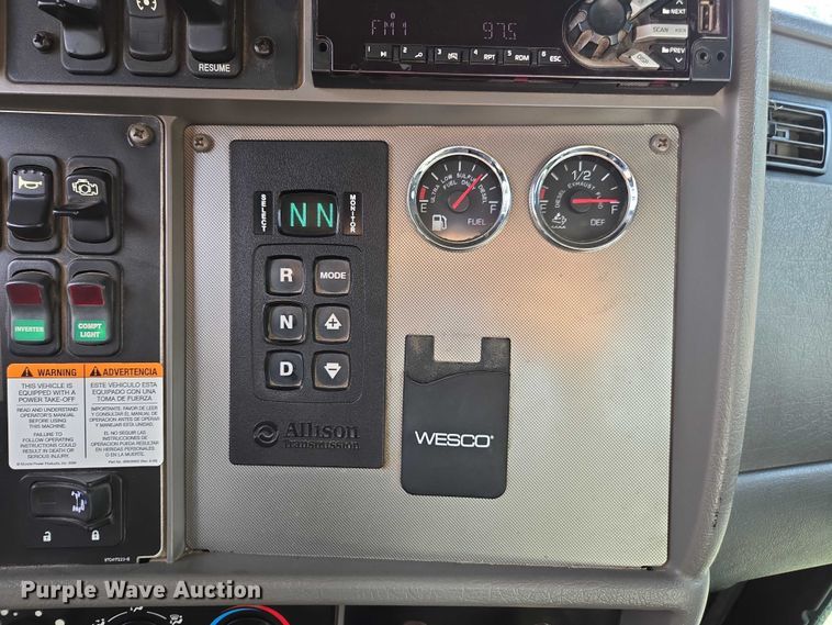 image for item DU7954 2015 Kenworth T370 digger derrick truck