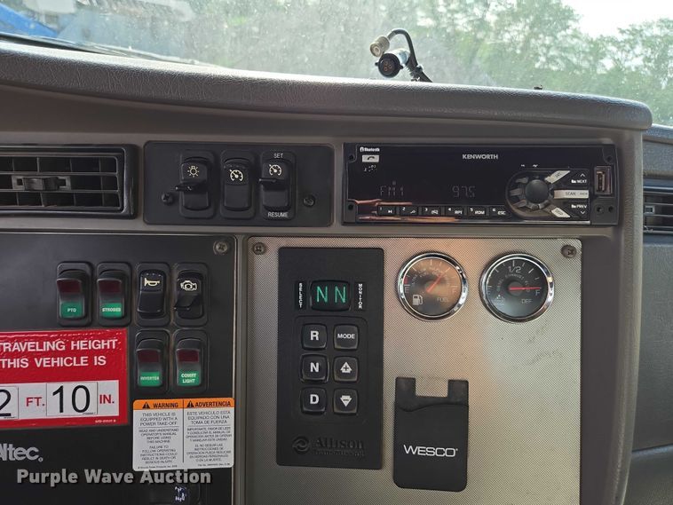 image for item DU7954 2015 Kenworth T370 digger derrick truck