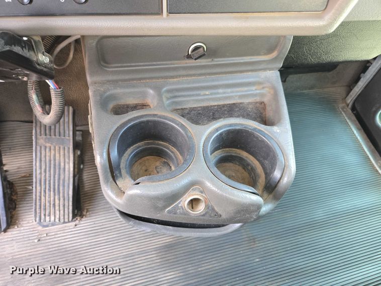 image for item DU7954 2015 Kenworth T370 digger derrick truck