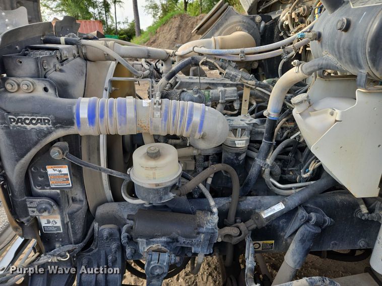 image for item DU7954 2015 Kenworth T370 digger derrick truck