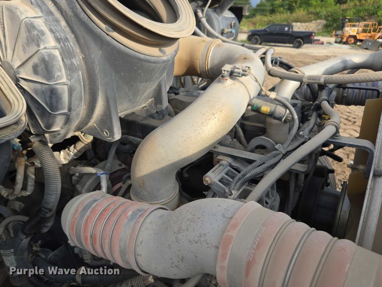 image for item DU7954 2015 Kenworth T370 digger derrick truck