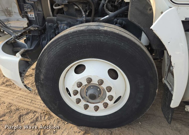 image for item DU7954 2015 Kenworth T370 digger derrick truck