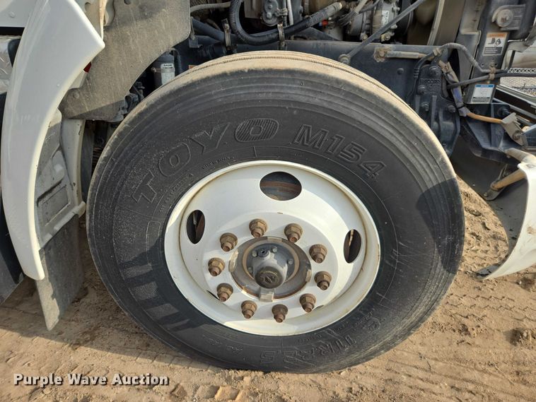 image for item DU7954 2015 Kenworth T370 digger derrick truck