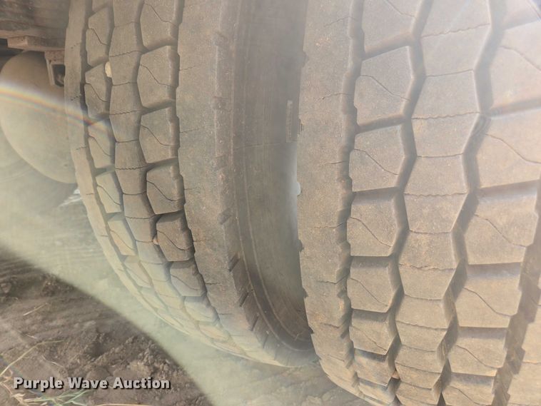 image for item DU7954 2015 Kenworth T370 digger derrick truck