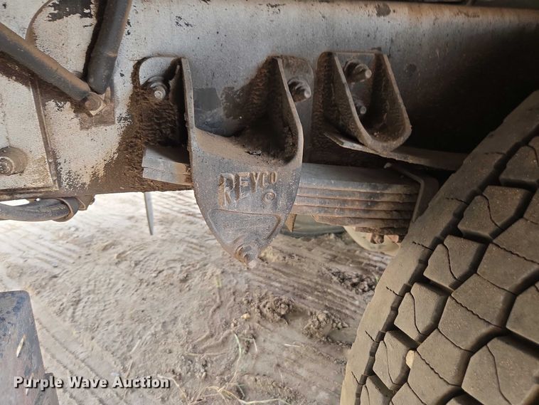 image for item DU7954 2015 Kenworth T370 digger derrick truck