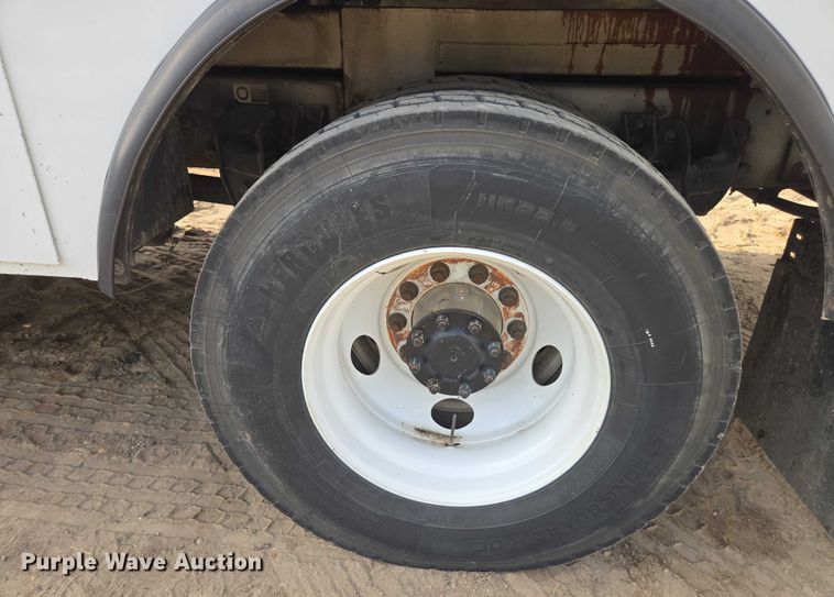 image for item DU7954 2015 Kenworth T370 digger derrick truck