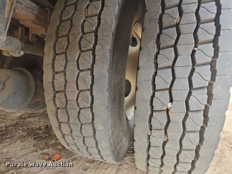 image for item DU7954 2015 Kenworth T370 digger derrick truck