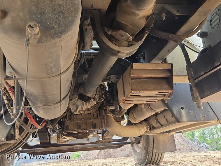 image for item DU7954 2015 Kenworth T370 digger derrick truck