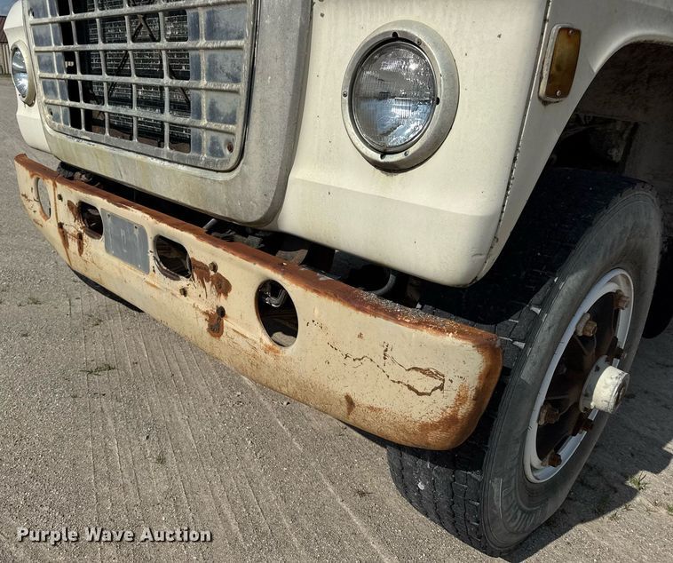 image for item DW3372 1983 Ford 8000 water truck