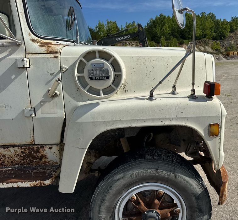 image for item DW3372 1983 Ford 8000 water truck