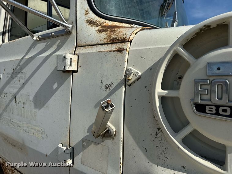 image for item DW3372 1983 Ford 8000 water truck