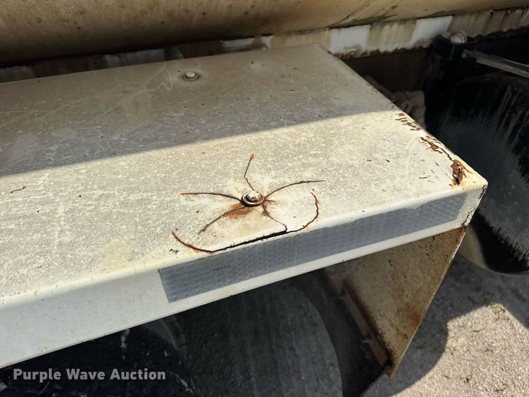 image for item DW3372 1983 Ford 8000 water truck