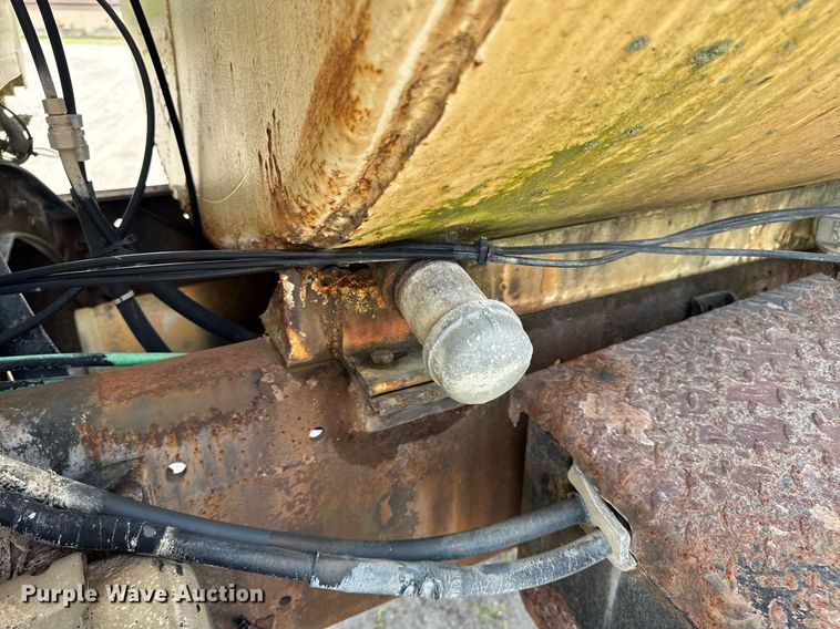 image for item DW3372 1983 Ford 8000 water truck