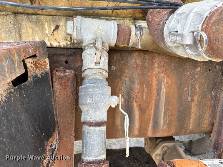 image for item DW3372 1983 Ford 8000 water truck