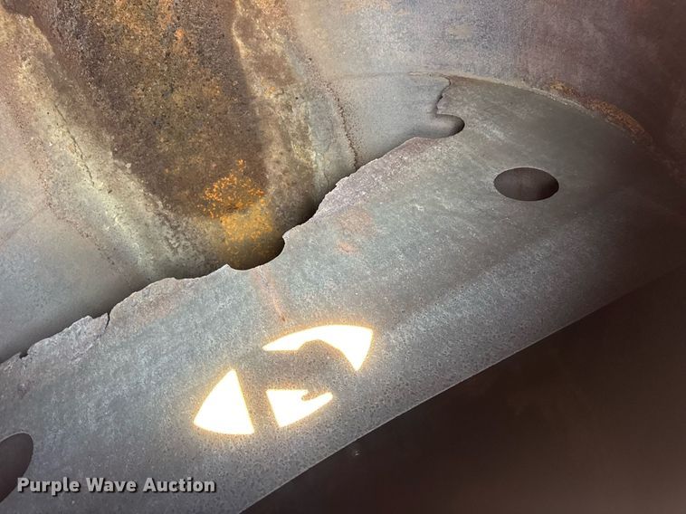 image for item DW3372 1983 Ford 8000 water truck