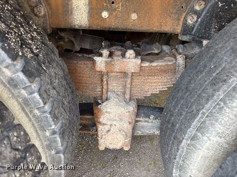 image for item DW3372 1983 Ford 8000 water truck