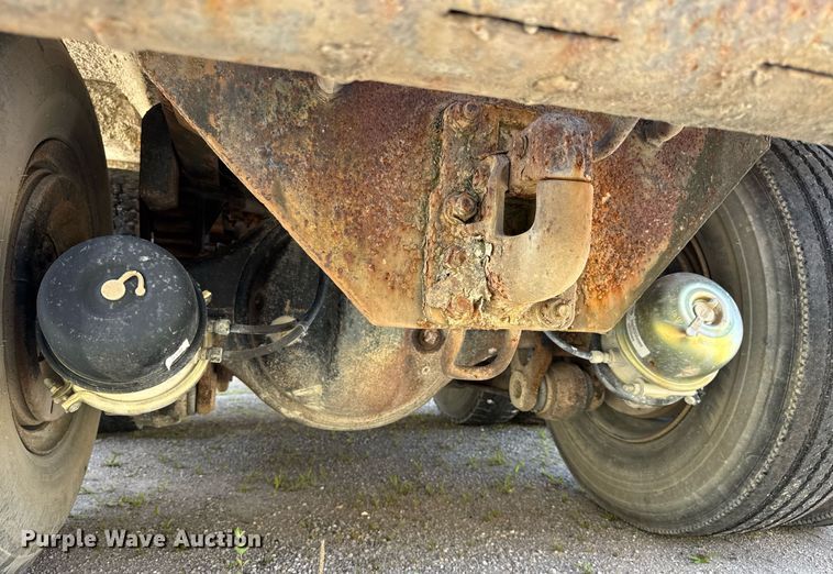 image for item DW3372 1983 Ford 8000 water truck