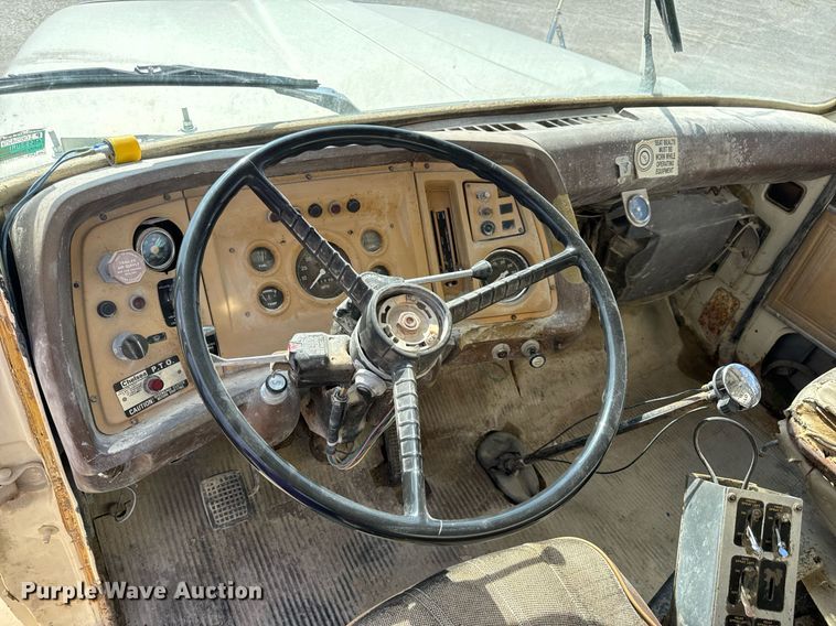 image for item DW3372 1983 Ford 8000 water truck