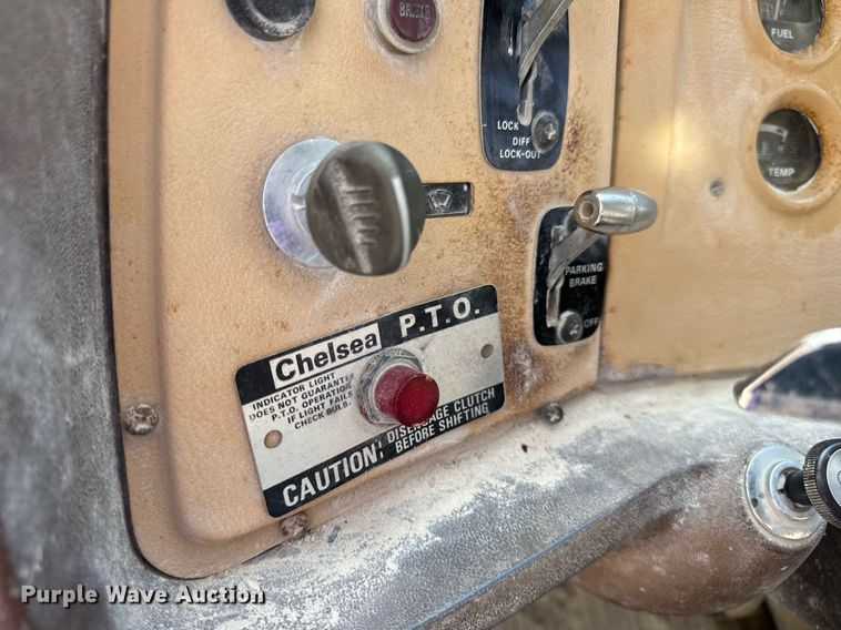 image for item DW3372 1983 Ford 8000 water truck