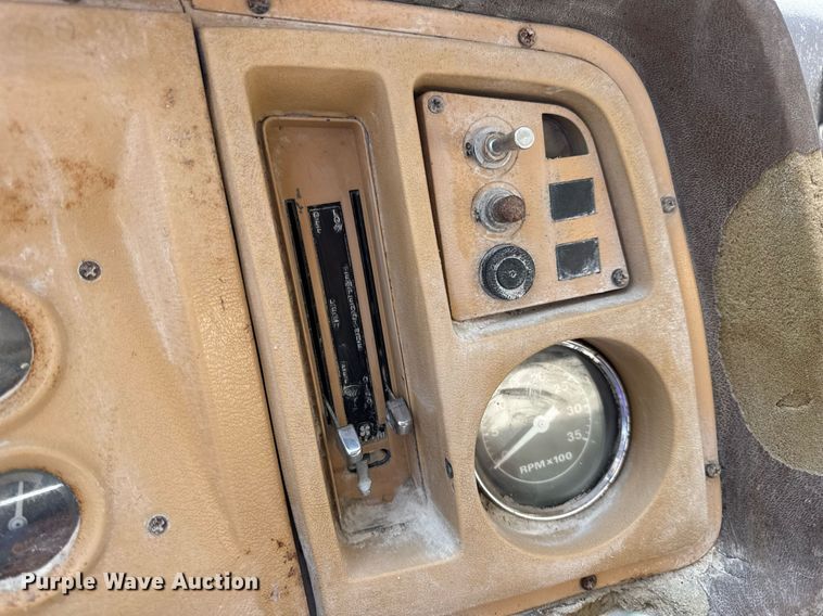 image for item DW3372 1983 Ford 8000 water truck