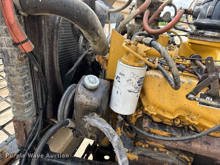 image for item DW3372 1983 Ford 8000 water truck