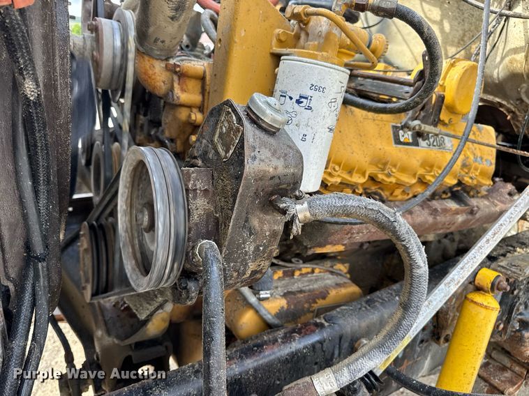 image for item DW3372 1983 Ford 8000 water truck