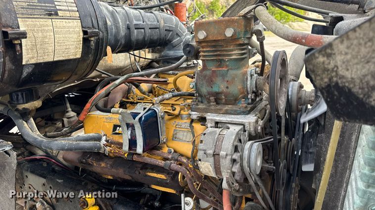 image for item DW3372 1983 Ford 8000 water truck