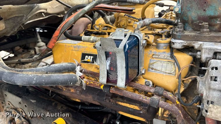 image for item DW3372 1983 Ford 8000 water truck