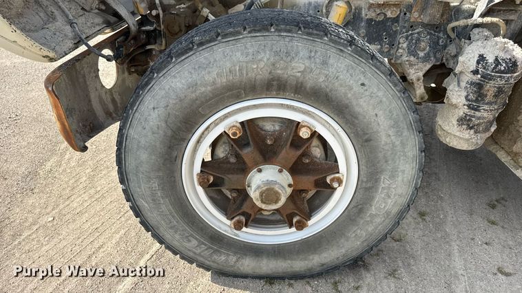 image for item DW3372 1983 Ford 8000 water truck