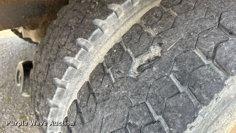 image for item DW3372 1983 Ford 8000 water truck