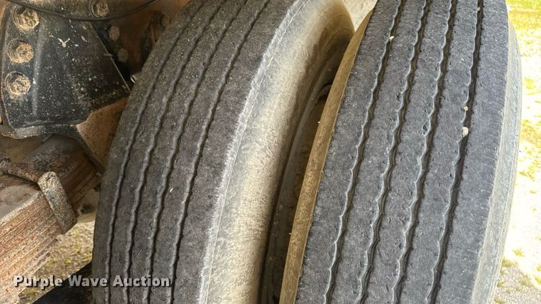 image for item DW3372 1983 Ford 8000 water truck