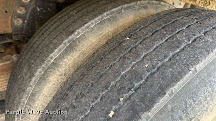 image for item DW3372 1983 Ford 8000 water truck