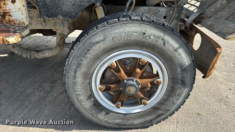 image for item DW3372 1983 Ford 8000 water truck