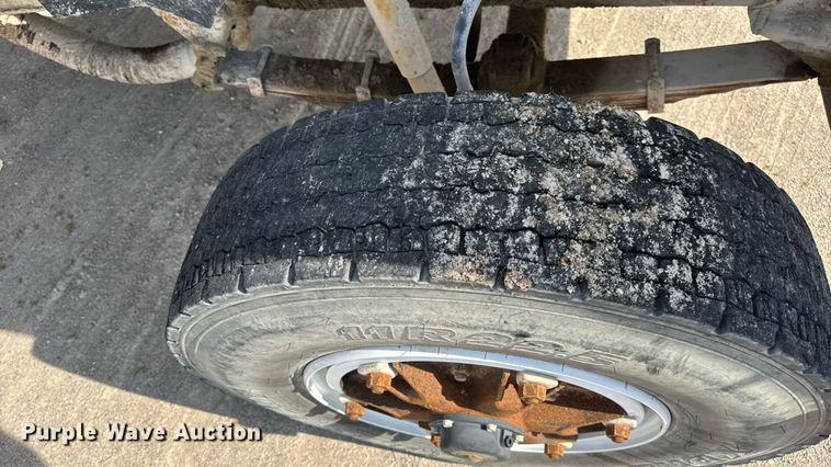 image for item DW3372 1983 Ford 8000 water truck