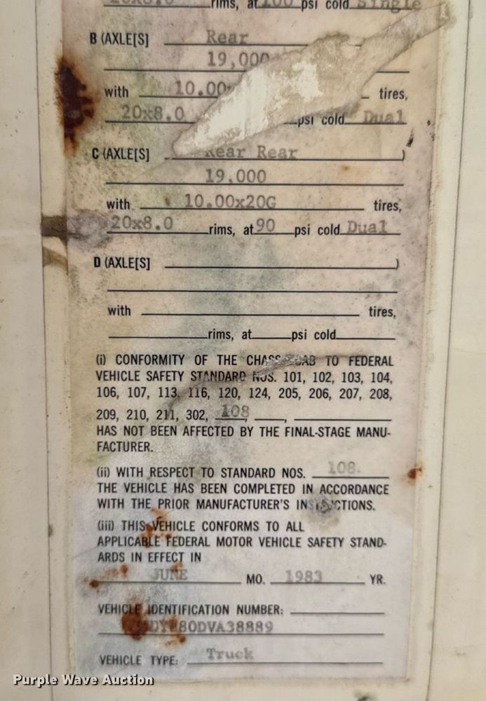 image for item DW3372 1983 Ford 8000 water truck