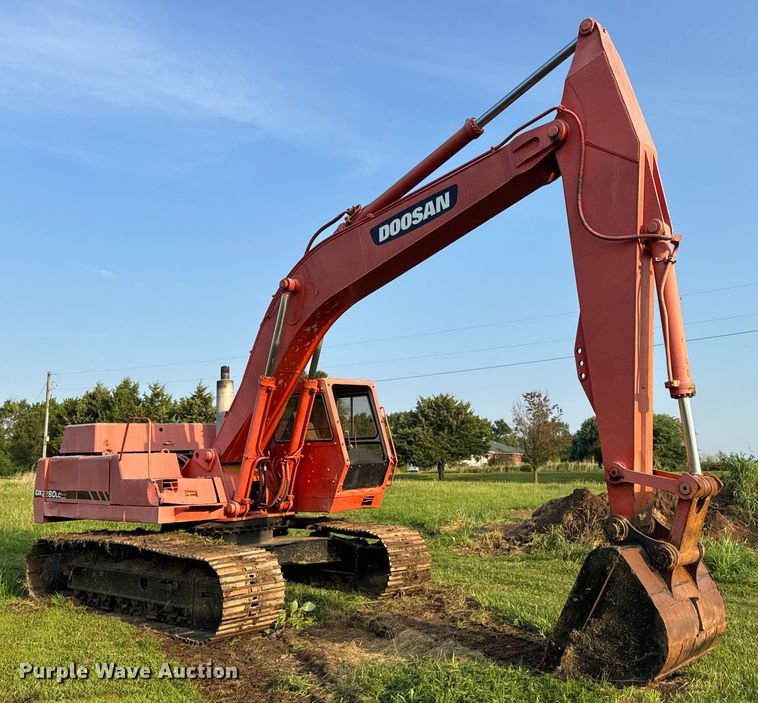 image for item DW3448 1992 Daewoo DH280 excavator