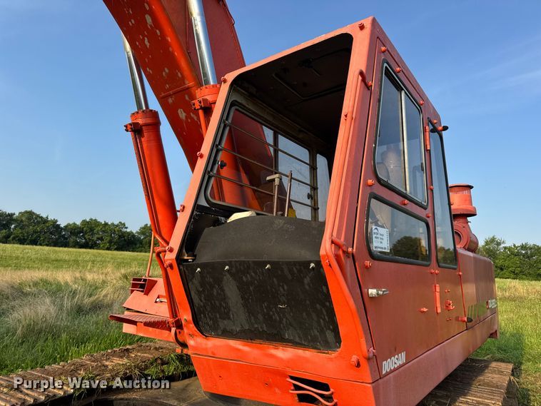 image for item DW3448 1992 Daewoo DH280 excavator