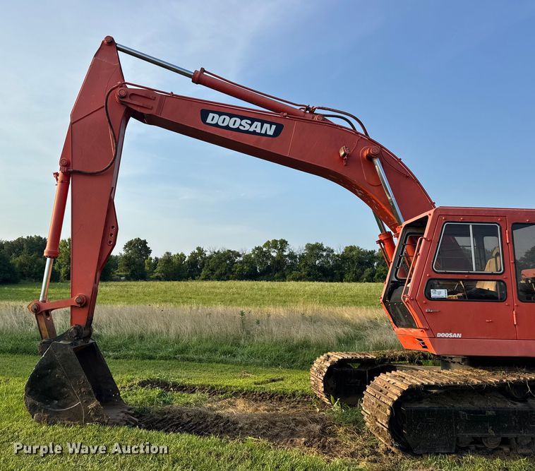 image for item DW3448 1992 Daewoo DH280 excavator