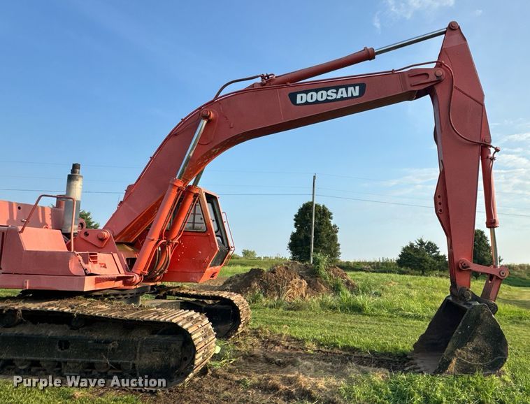 image for item DW3448 1992 Daewoo DH280 excavator