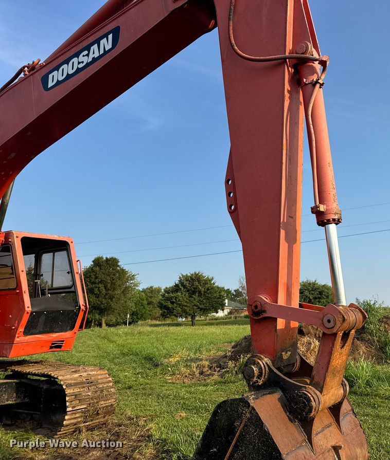 image for item DW3448 1992 Daewoo DH280 excavator