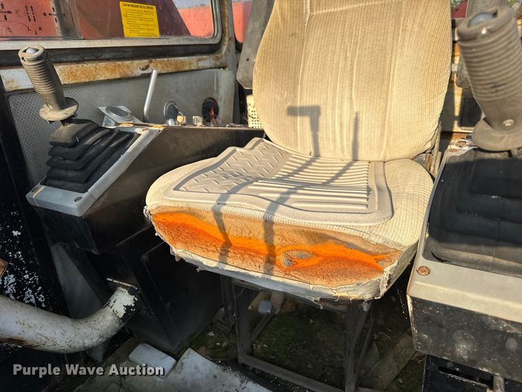 image for item DW3448 1992 Daewoo DH280 excavator