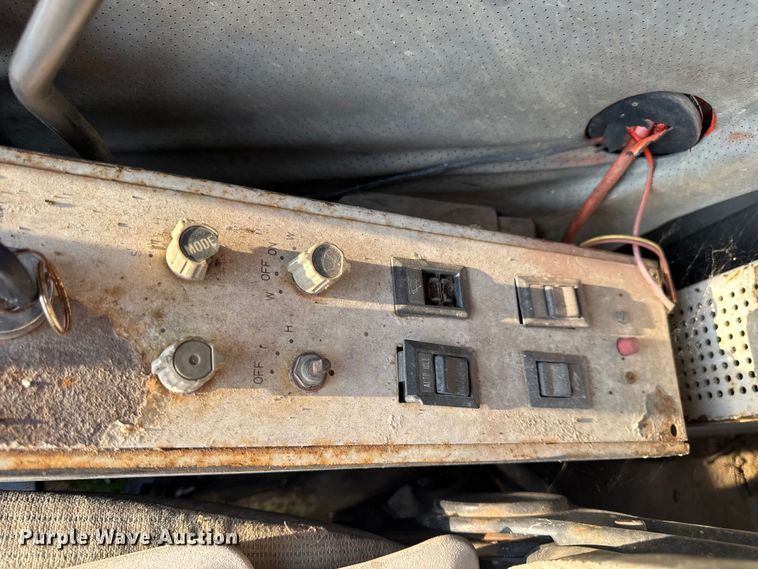 image for item DW3448 1992 Daewoo DH280 excavator