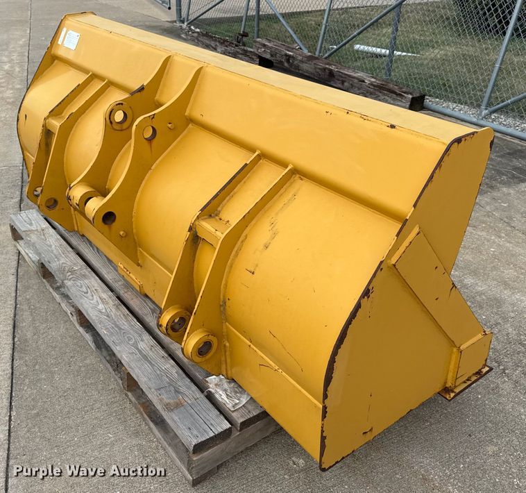 image for item DW3470 Caterpillar bucket