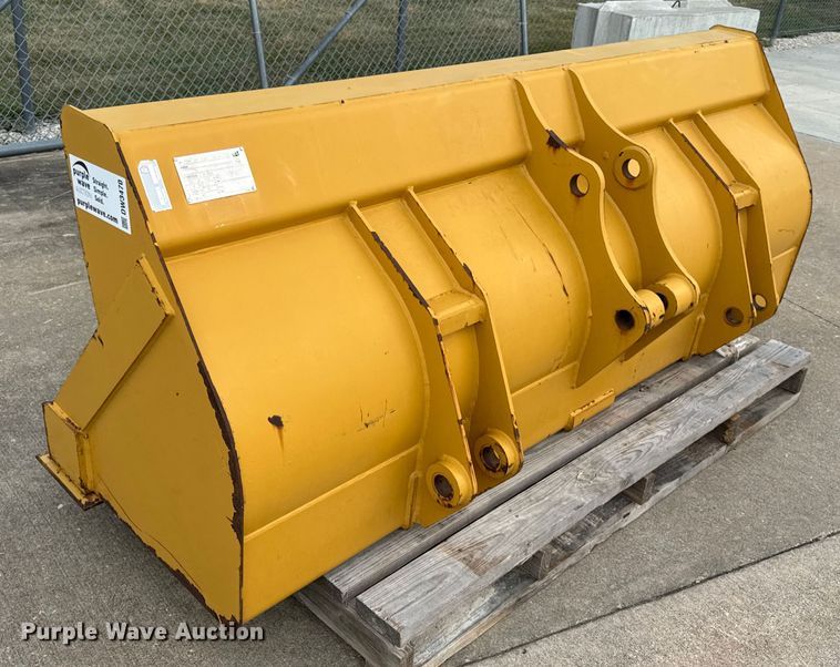 image for item DW3470 Caterpillar bucket